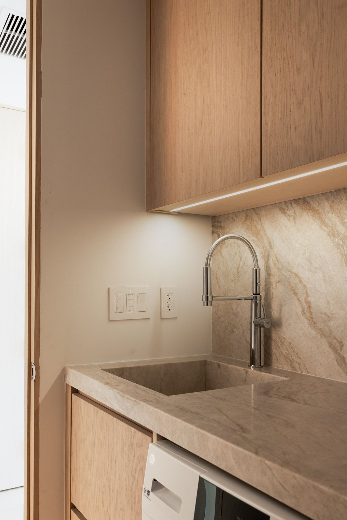 Laundry sink & cabinetry